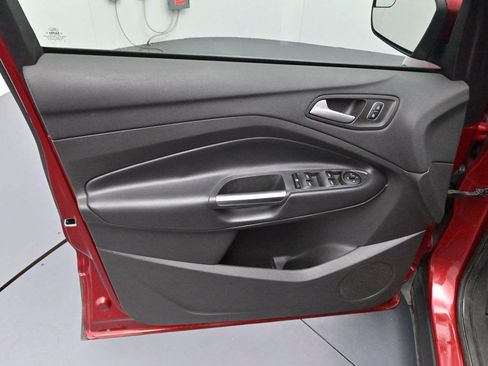 Used 2018 Ford Escape SE w/ SE Sync 3 Package FWD image 9