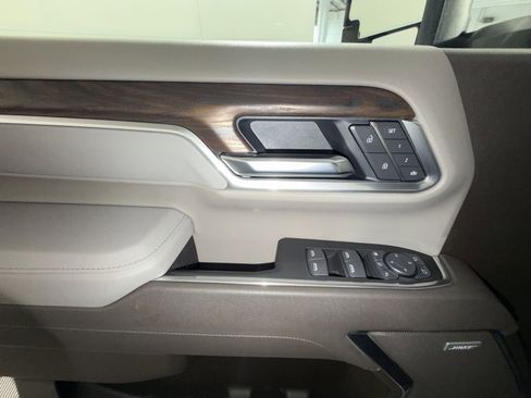 Used 2025 GMC Sierra 3500 SLT w/ SLT Convenience Package image 15