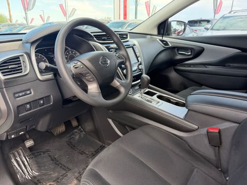 Certified 2022 Nissan Murano S FWD image 2