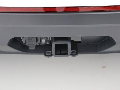 Used 2025 Volkswagen Atlas Cross Sport SE image 11