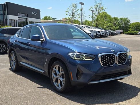 Used 2022 BMW X4 xDrive30i AWD/4WD image 6