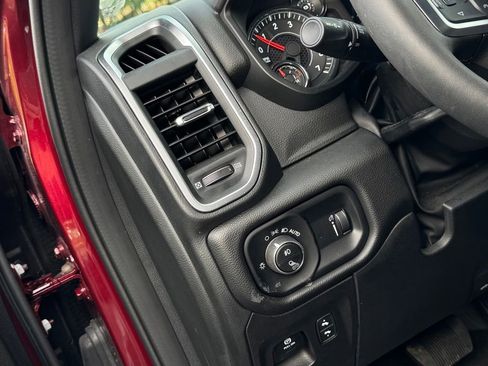 Used 2025 RAM 1500 Big Horn AWD/4WD image 27