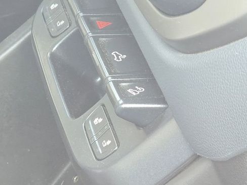 Used 2016 Chevrolet Colorado Z71 image 10