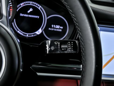 Used 2020 Porsche Panamera image 32