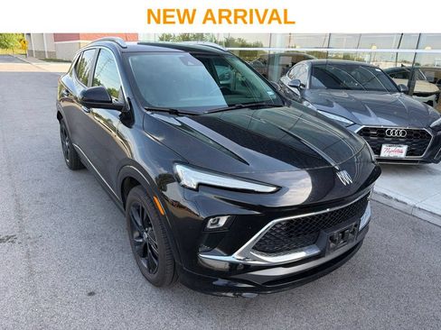 Used 2024 Buick Encore GX Sport Touring FWD image 1