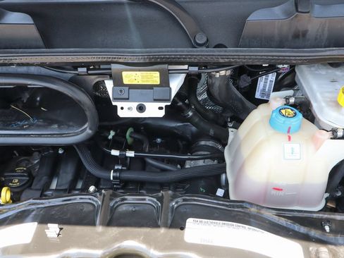 Used 2025 RAM ProMaster 2500 w/ Convenience Group FWD image 15