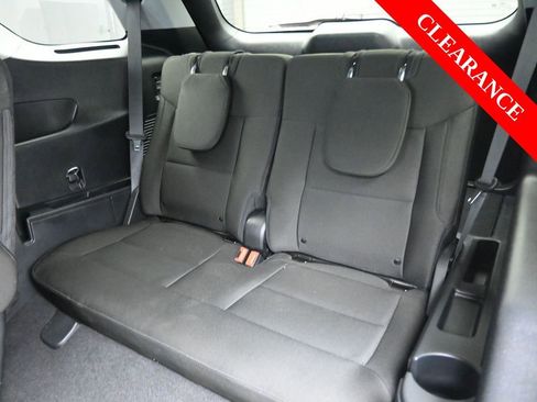 Used 2024 Ford Explorer XLT image 19