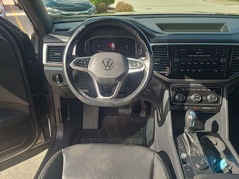 Used 2020 Volkswagen Atlas Cross Sport SEL image 10