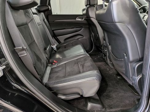 Used 2017 Jeep Grand Cherokee Altitude image 32