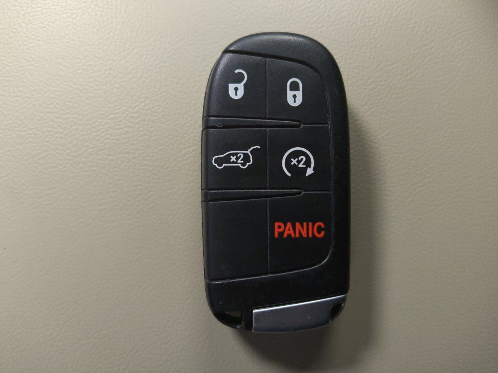 Used 2020 Jeep Grand Cherokee Limited w/ Premium Lighting Group RWD image 32