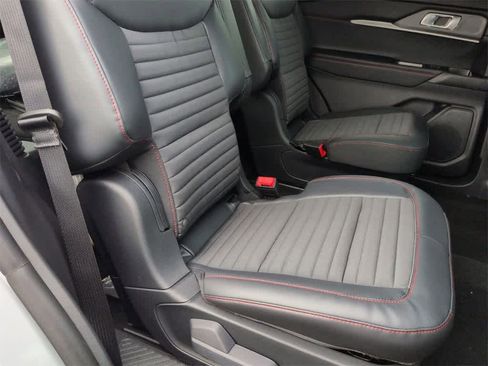 New 2026 Ford Explorer ST-Line image 21