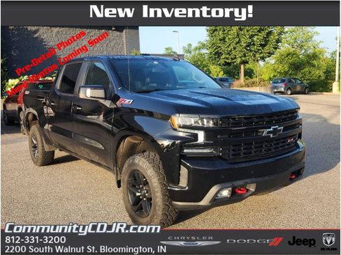Used 2021 Chevrolet Silverado 1500 LT Trail Boss w/ Convenience Package II AWD/4WD image 1