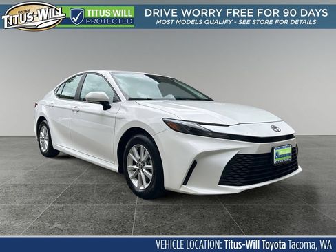 Used 2025 Toyota Camry LE AWD/4WD image 1