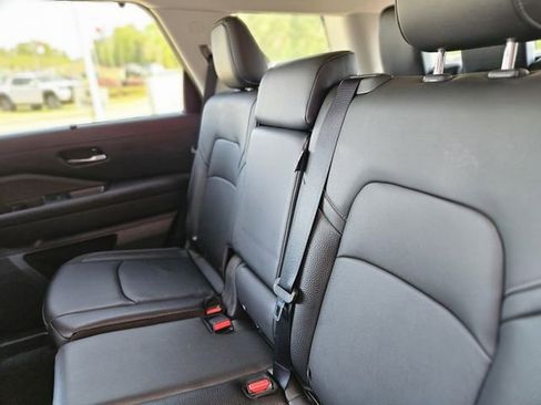 Certified 2025 Nissan Pathfinder SL AWD/4WD image 28