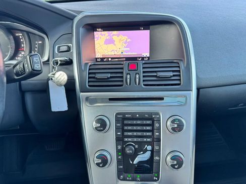 Used 2017 Volvo XC60 T6 Dynamic w/ Preferred Option Package AWD/4WD image 14