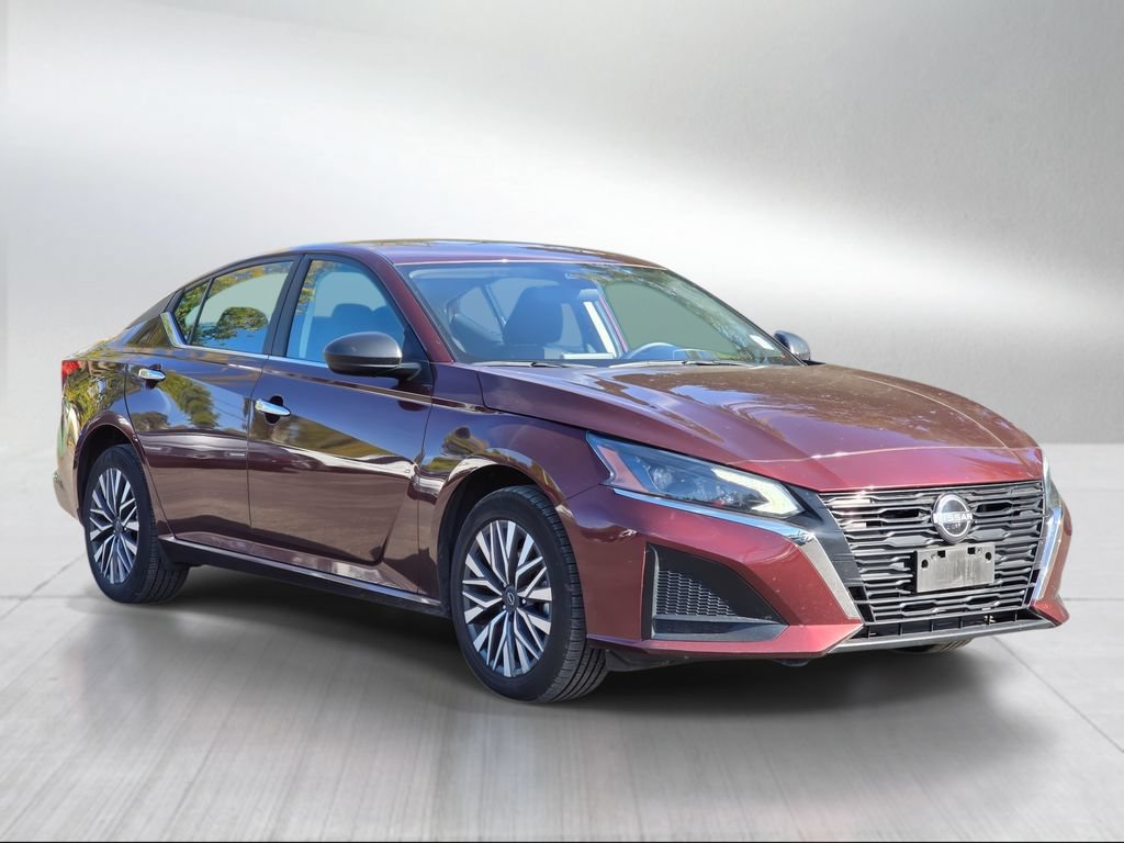 Used 2024 Nissan Altima 2.5 SV AWD/4WD image 7