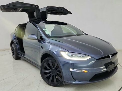 Used 2022 Tesla Model X image 91