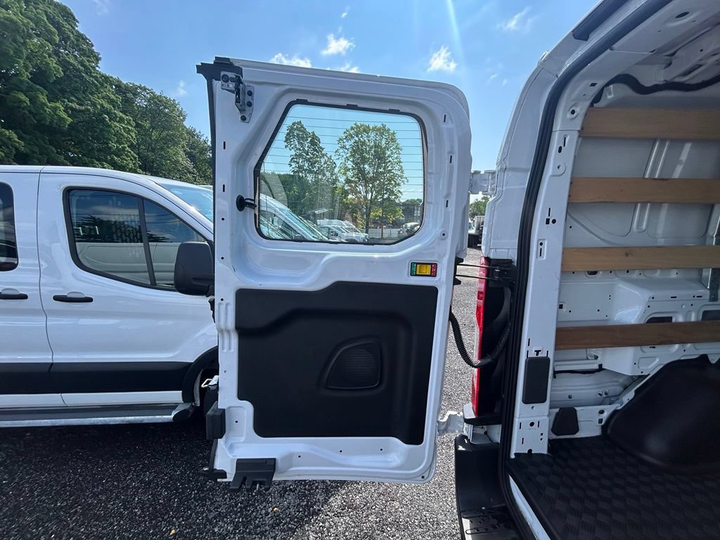 Used 2025 Ford Transit 250 Low Roof w/ Exterior Upgrade Package RWD image 8