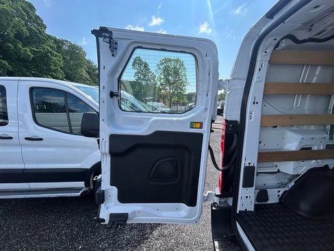 Used 2025 Ford Transit 250 Low Roof w/ Exterior Upgrade Package RWD image 8