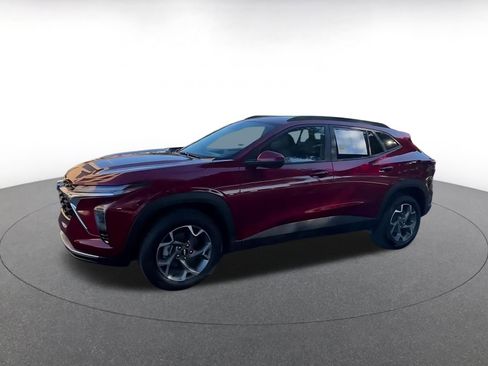 Used 2025 Chevrolet Trax LT w/ LT Convenience Package image 7