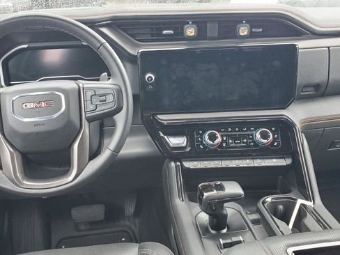 Used 2022 GMC Sierra 1500 AT4 w/ AT4 Premium Package AWD/4WD image 7