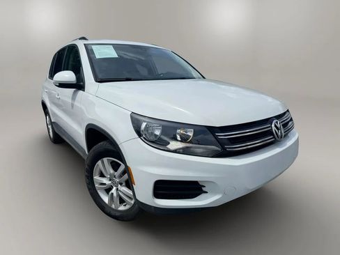 Used 2017 Volkswagen Tiguan S FWD image 2