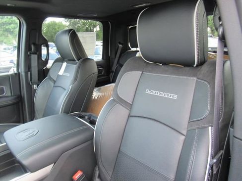 New 2026 RAM 3500 Laramie AWD/4WD image 18