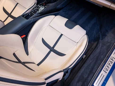 Used 2025 Ferrari SF90 Spider image 20