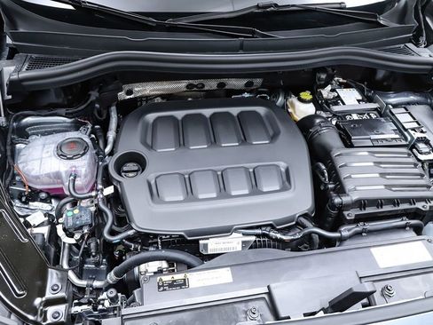 New 2026 Volkswagen Tiguan SE image 28