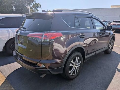 Used 2017 Toyota RAV4 LE FWD image 3