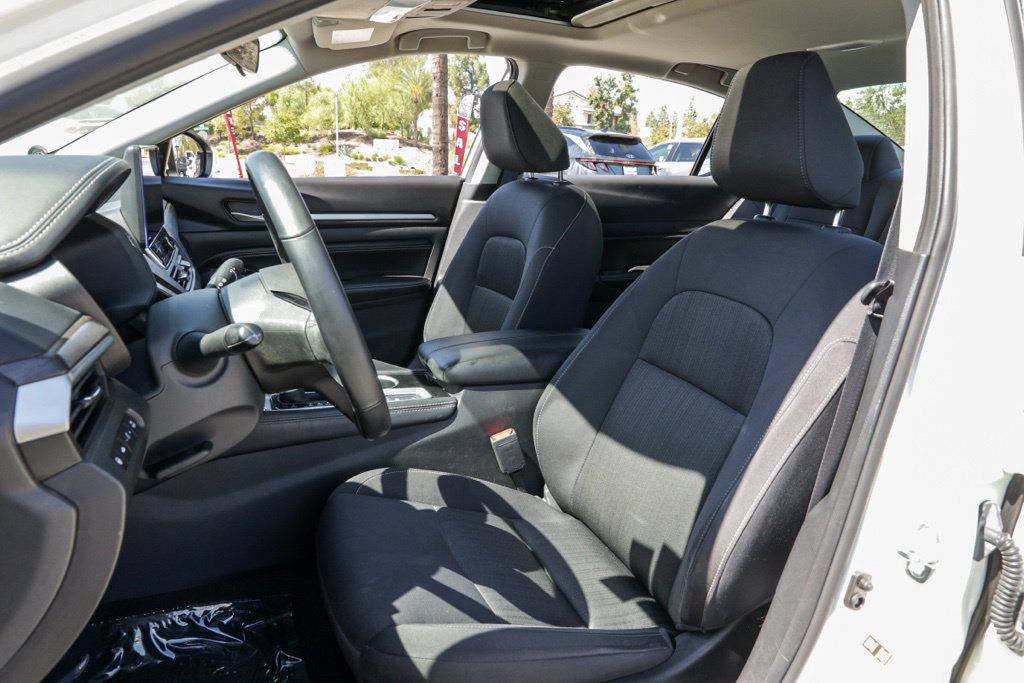 Used 2023 Nissan Altima 2.5 SV w/ SV Premium Package FWD image 18