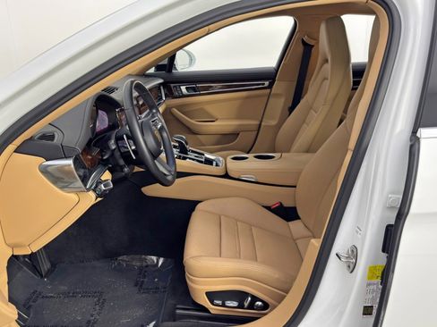 Used 2021 Porsche Panamera w/ Premium Package image 17