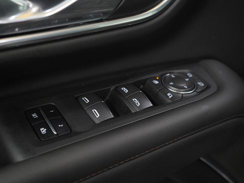 Used 2024 Chevrolet Tahoe High Country AWD/4WD image 23