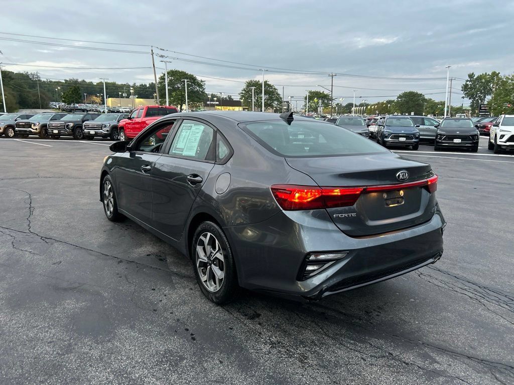 Used 2020 Kia Forte LXS FWD image 5