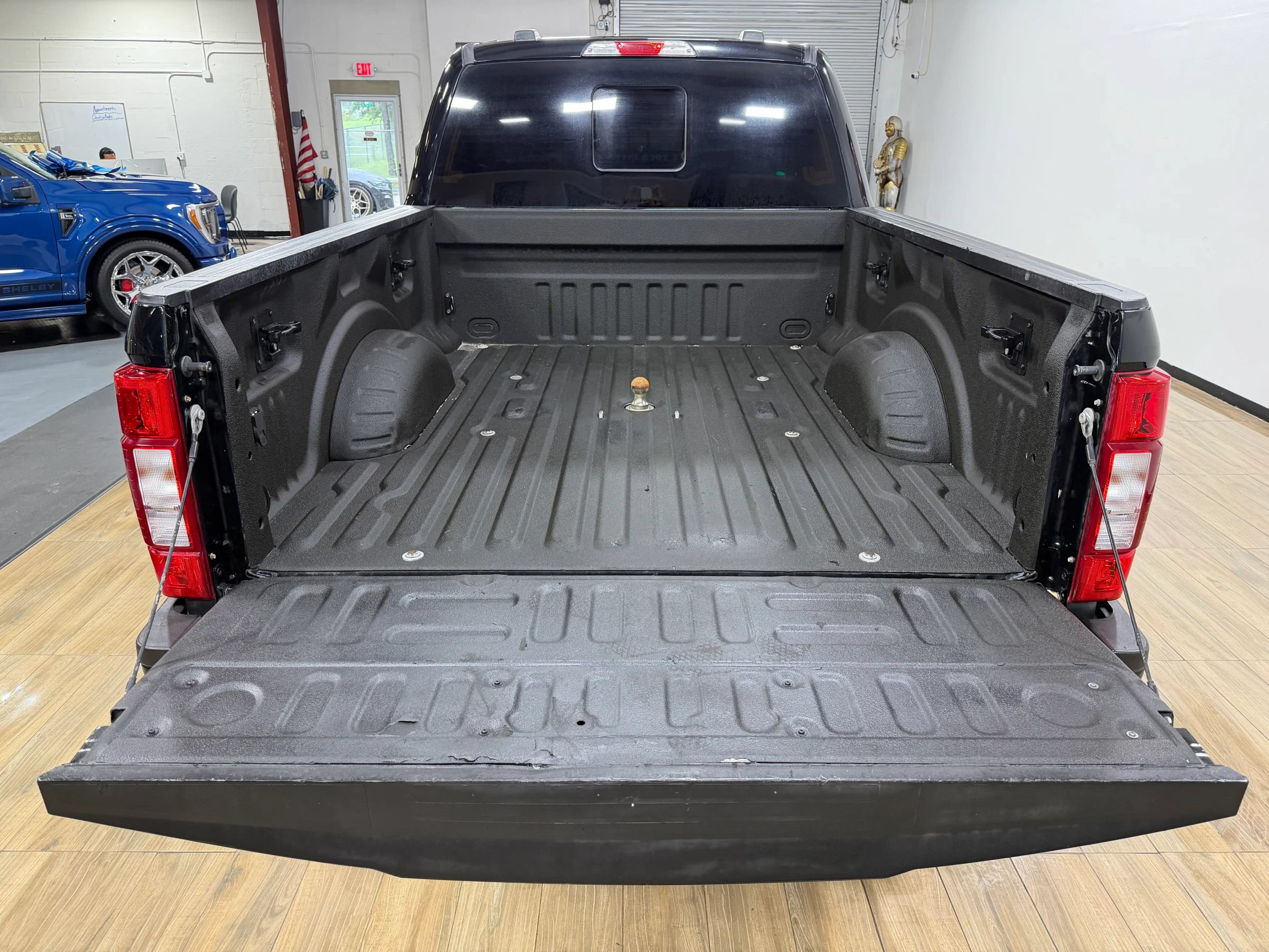 Used 2022 Ford F250 XLT w/ Black Appearance Package AWD/4WD image 7