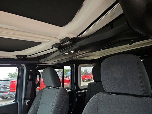 Used 2024 Jeep Wrangler Unlimited Sport AWD/4WD image 22