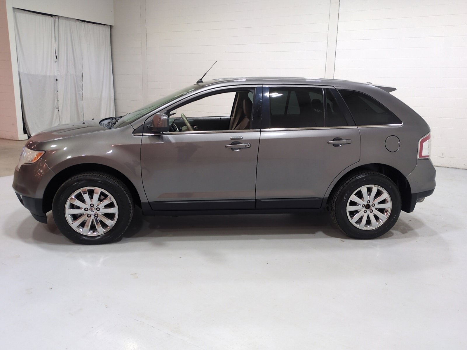 Used 2009 Ford Edge Limited AWD/4WD image 6