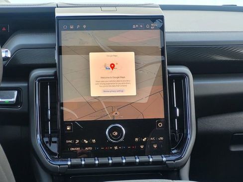 New 2026 GMC Yukon XL AT4 AWD/4WD image 8