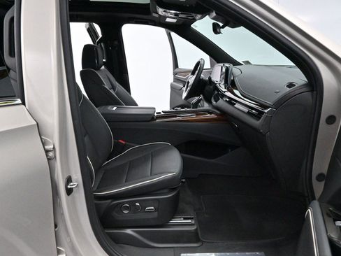 Certified 2024 Cadillac Escalade Premium Luxury image 38