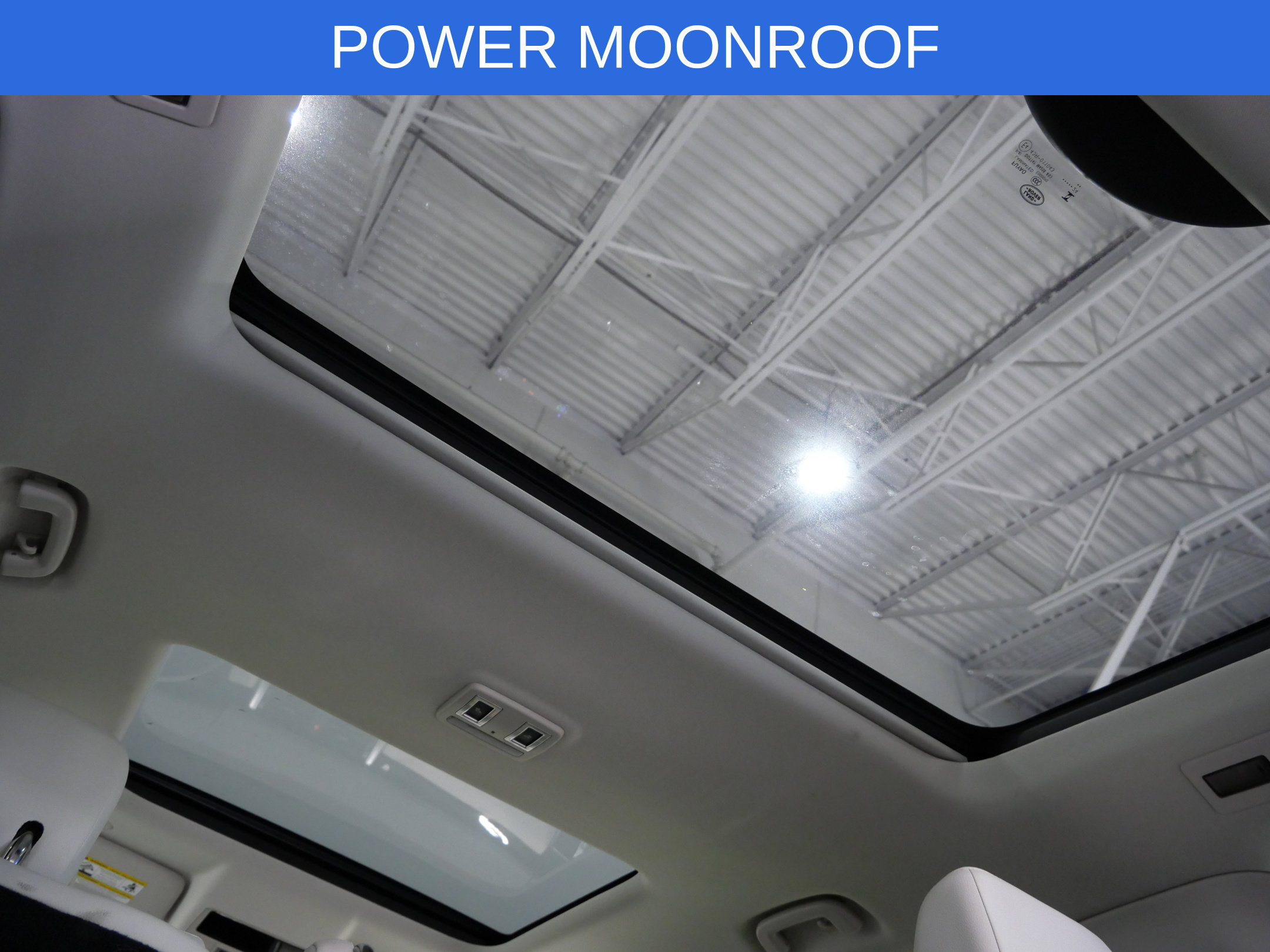 Used 2025 Land Rover Discovery S AWD/4WD image 4