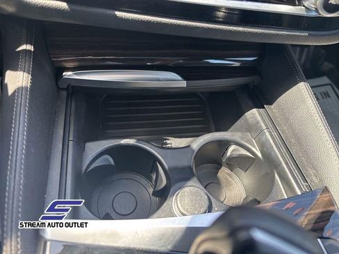 Used 2022 BMW 530i xDrive 530i xDrive w/ M Sport Package image 35