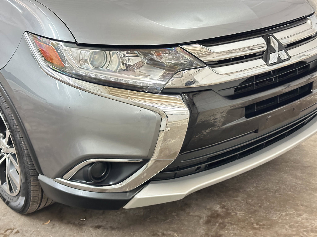 Used 2018 Mitsubishi Outlander AWD image 16