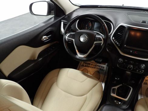 Used 2017 Jeep Cherokee Latitude w/ Safety/Convenience Group image 12