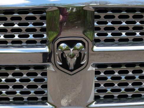 Used 2017 RAM 1500 Laramie AWD/4WD image 8
