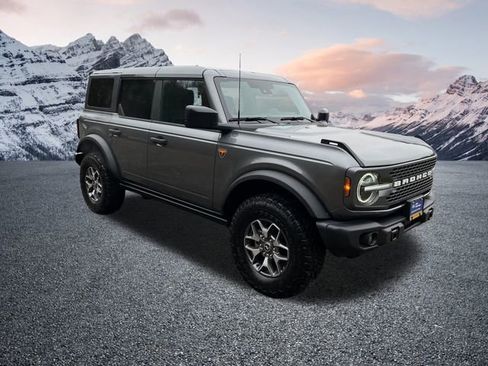 Certified 2025 Ford Bronco Badlands image 5