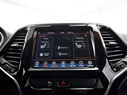 Used 2019 Jeep Cherokee Limited image 12