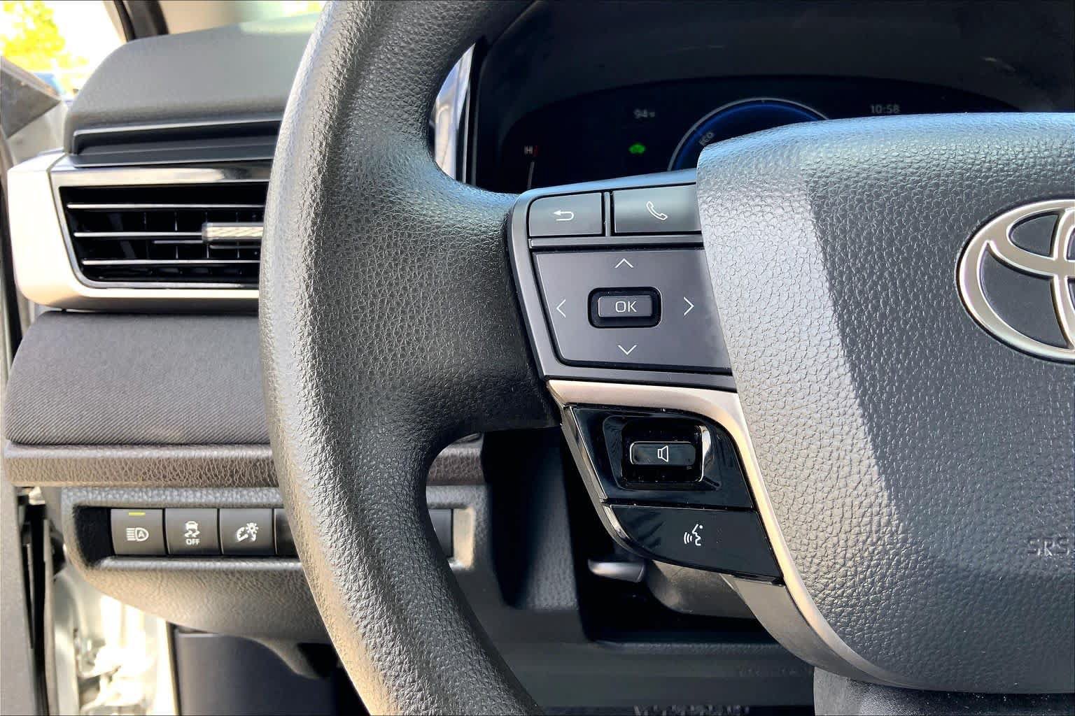 Used 2025 Toyota Camry LE FWD image 23