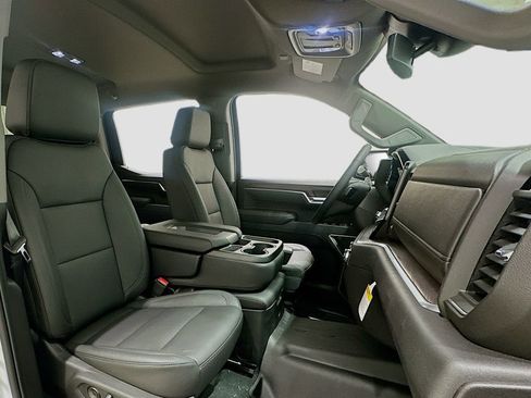 New 2026 GMC Sierra 1500 SLT image 31