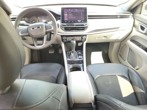 Used 2024 Jeep Compass Latitude AWD/4WD image 14