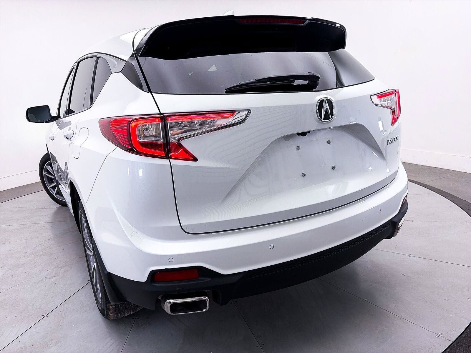Used 2023 Acura RDX w/ Technology Package FWD image 4